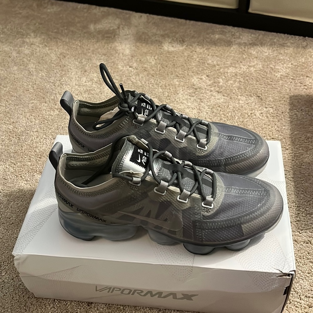 Womens Nike Vapormax - worn once like brand new with box 😍😍